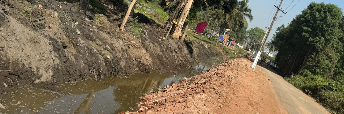 Residential plots at Iconic City Davaleswaram.